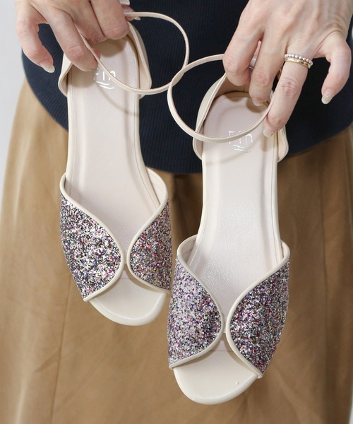 Fin（フィン）の「バタフライストラップサンダル【低反発スポンジ入り】（サンダル・レディース・ブラック/ブラック系その他/シルバー/パープル/ベージュ・LL/S/M/L）」の14枚目の写真