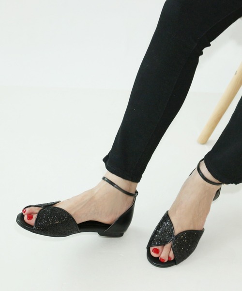 Fin（フィン）の「バタフライストラップサンダル【低反発スポンジ入り】（サンダル・レディース・ブラック/ブラック系その他/シルバー/パープル/ベージュ・LL/S/M/L）」の13枚目の写真