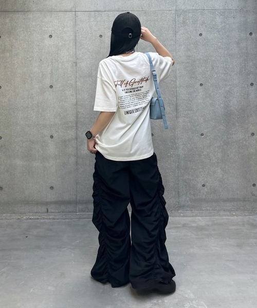 PAGEBOY（ページボーイ）の「アソートグラフィックルーズT（Tシャツ/カットソー・レディース・チャコールグレー/ブラック/アイボリー系1/オフホワイト/ブルー/アイボリー/グリーン/ベージュ/オレンジ・FREE）」の17枚目の写真