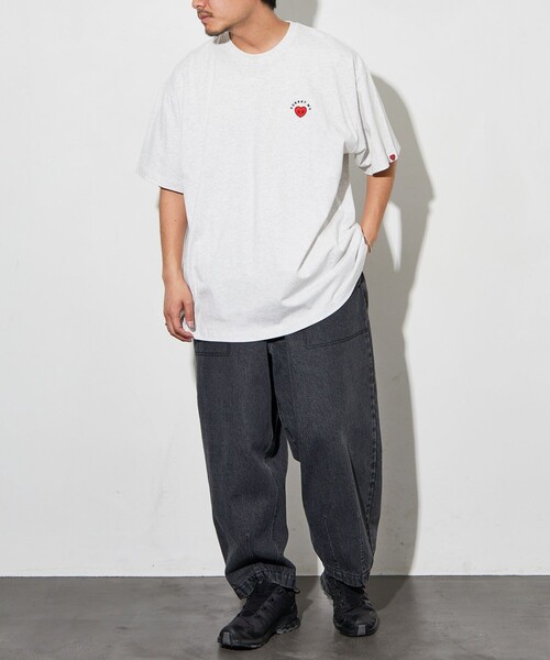 FREAK'S STORE（フリークスストア）の「Kurt Wu/カート ウー 風船ハートロゴ バックプリントTEE/リラックスフィット（Tシャツ/カットソー・メンズ・ホワイト/グレー/ブラック・MEDIUM/LARGE/X-LARGE）」の17枚目の写真