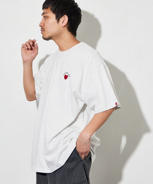 FREAK'S STORE（フリークスストア）の「Kurt Wu/カート ウー 風船ハートロゴ バックプリントTEE/リラックスフィット（Tシャツ/カットソー・メンズ・ホワイト/グレー/ブラック・MEDIUM/LARGE/X-LARGE）」の19枚目の写真