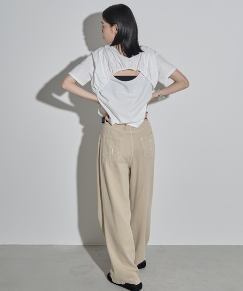 MERLOT(メルロー)の「タックペイントデニムパンツ(デニムパンツ・レディース・ベージュ/ピンク・FREE)」の3枚目の写真