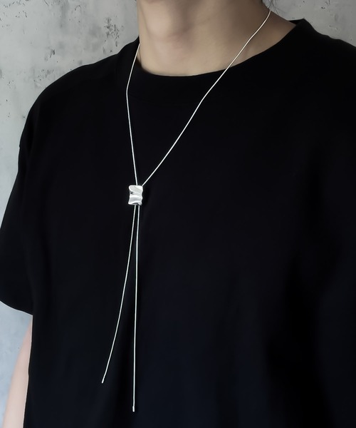 SBG（エスビー）の「SBG ニュアンスメタルループタイネックレス（ネックレス・メンズ・シルバー・FREE）」の2枚目の写真