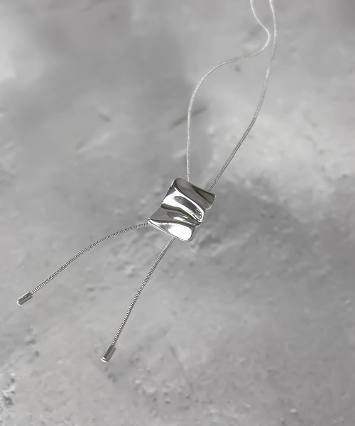 SBG（エスビー）の「SBG ニュアンスメタルループタイネックレス（ネックレス・メンズ・シルバー・FREE）」の4枚目の写真