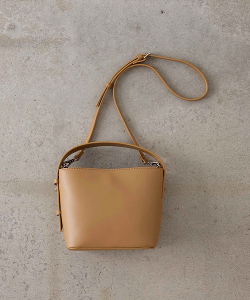 EFOLE（エフォル）の「Square widehandle shoulder bag/ スクエア ワイドハンドル ショルダーバッグ（ショルダーバッグ・レディース・ブラック/ベージュ・FREE）」の13枚目の写真