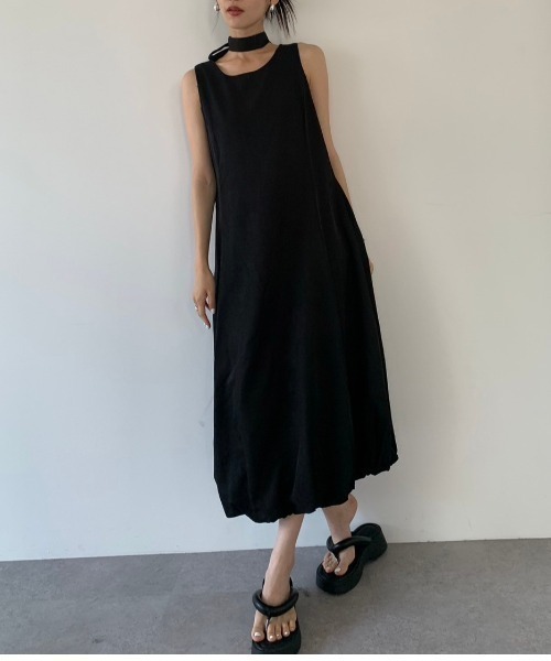 DRWCYS(ドロシーズ)の「バルーンロングワンピ(ワンピース・レディース・ホワイト/ブラック・FREE)」の2枚目の写真