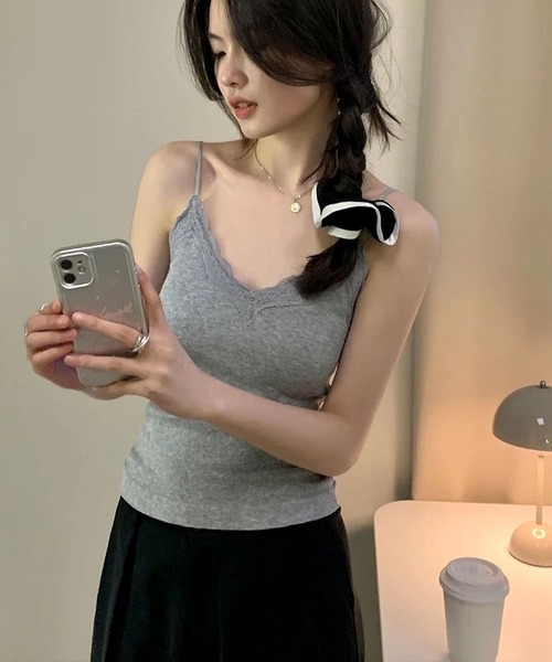 ammy.（エイミードット）の「【 ammy. / エイミードット 】 Vネック レース キャミソール / カップ付き（キャミソール・レディース・ブラック/ホワイト/グレー/ブラウン/アイボリー・FREE）」の8枚目の写真