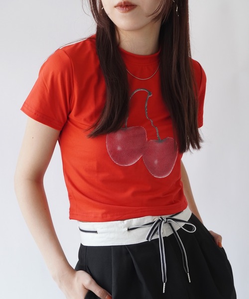 BARELY BLUE(ベアリーブルー)の「【 BARELY BLUE / ベアリーブルー 】 ビビッド チェリー Tシャツ / 半袖(Tシャツ/カットソー・レディース・ホワイト/ブラック/ブルー/レッド・M/L)」の4枚目の写真