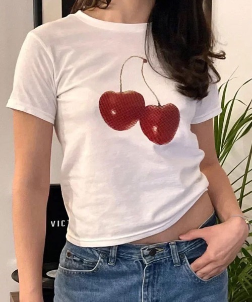 BARELY BLUE(ベアリーブルー)の「【 BARELY BLUE / ベアリーブルー 】 ビビッド チェリー Tシャツ / 半袖(Tシャツ/カットソー・レディース・ホワイト/ブラック/ブルー/レッド・M/L)」の6枚目の写真