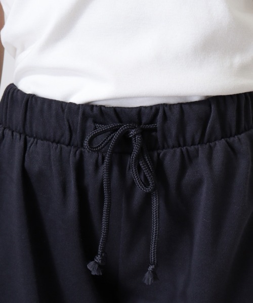 atONE(アットワン)の「ミニ裏毛サイドロゴショートパンツ(その他パンツ・レディース・ブラック/ネイビー・L/M)」の7枚目の写真