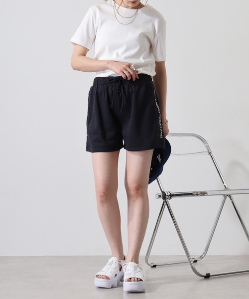 atONE(アットワン)の「ミニ裏毛サイドロゴショートパンツ(その他パンツ・レディース・ブラック/ネイビー・L/M)」の14枚目の写真