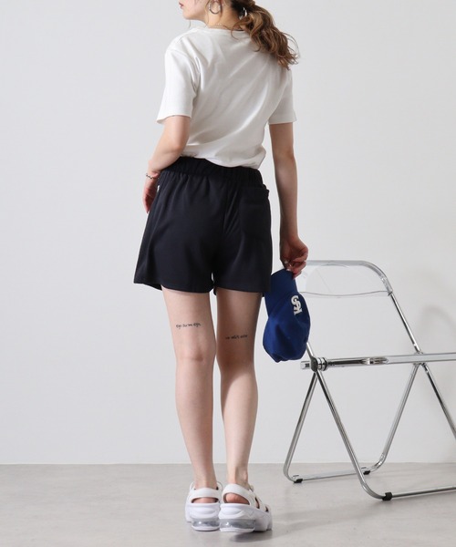 atONE(アットワン)の「ミニ裏毛サイドロゴショートパンツ(その他パンツ・レディース・ブラック/ネイビー・L/M)」の13枚目の写真