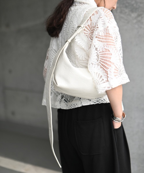 Marient（マリエント）の「シックムードクロスBAG（ショルダーバッグ・レディース・シルバー/オフホワイト/ブラック・FREE）」の10枚目の写真