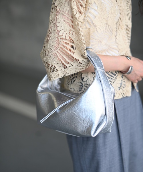 Marient（マリエント）の「シックムードクロスBAG（ショルダーバッグ・レディース・シルバー/オフホワイト/ブラック・FREE）」の16枚目の写真