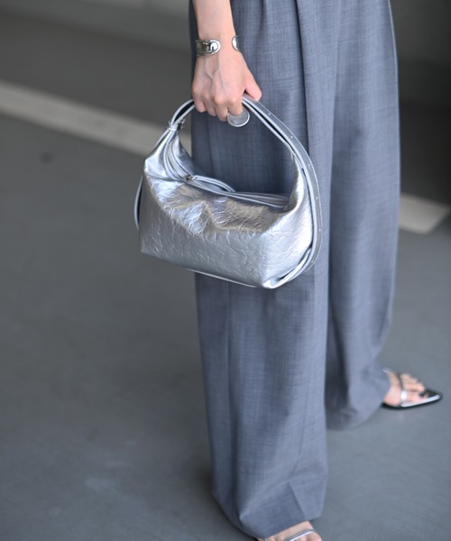 Marient（マリエント）の「シックムードクロスBAG（ショルダーバッグ・レディース・シルバー/オフホワイト/ブラック・FREE）」の18枚目の写真