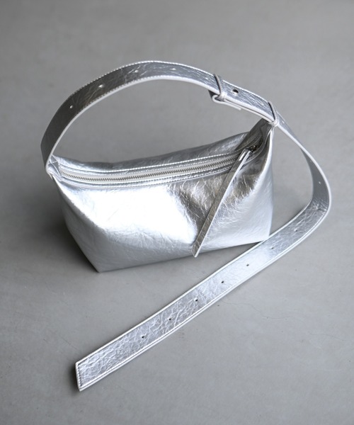 Marient（マリエント）の「シックムードクロスBAG（ショルダーバッグ・レディース・シルバー/オフホワイト/ブラック・FREE）」の19枚目の写真