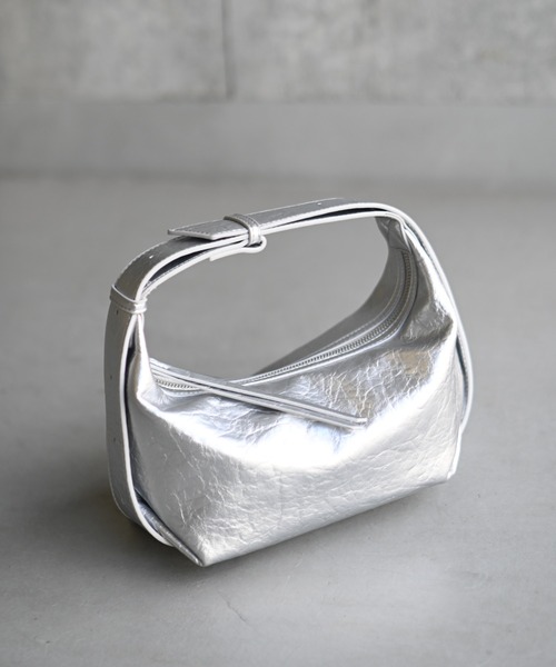 Marient（マリエント）の「シックムードクロスBAG（ショルダーバッグ・レディース・シルバー/オフホワイト/ブラック・FREE）」の21枚目の写真