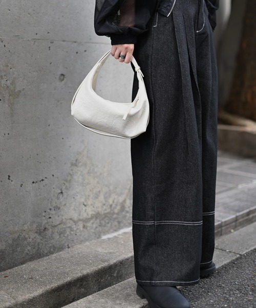 Marient（マリエント）の「シックムードクロスBAG（ショルダーバッグ・レディース・シルバー/オフホワイト/ブラック・FREE）」の6枚目の写真