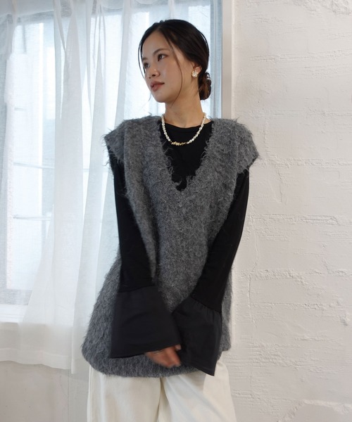 CORNERS(コーナーズ)の「起毛シャギーオーバーサイズVネックベスト(ベスト・レディース・ベージュ/パープル/チャコールグレー/ブルー・M)」の5枚目の写真