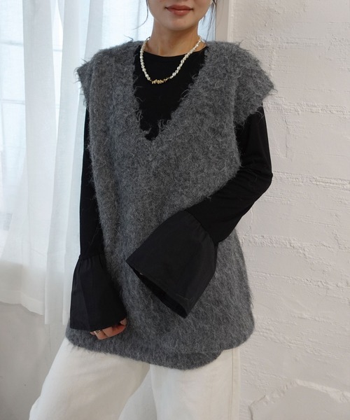 CORNERS(コーナーズ)の「起毛シャギーオーバーサイズVネックベスト(ベスト・レディース・ベージュ/パープル/チャコールグレー/ブルー・M)」の6枚目の写真