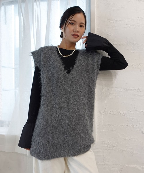 CORNERS(コーナーズ)の「起毛シャギーオーバーサイズVネックベスト(ベスト・レディース・ベージュ/パープル/チャコールグレー/ブルー・M)」の8枚目の写真