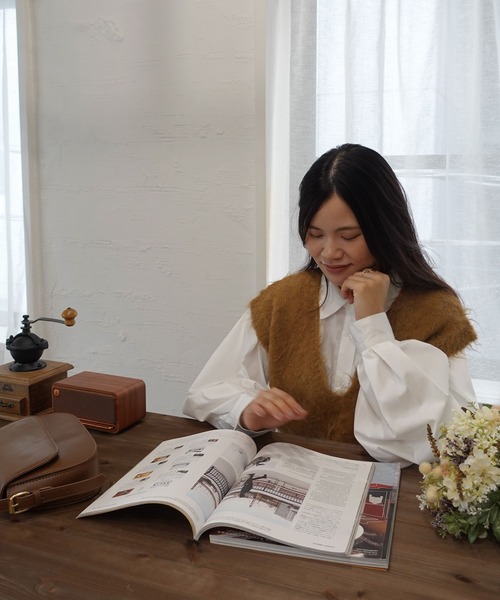 CORNERS(コーナーズ)の「起毛シャギーオーバーサイズVネックベスト(ベスト・レディース・ベージュ/パープル/チャコールグレー/ブルー・M)」の13枚目の写真