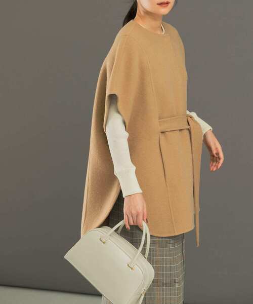 URBAN RESEARCH ROSSO WOMEN（アーバンリサーチ　ロッソ）の「ウールカシミヤリバーポンチョコート（ポンチョ・レディース・ベージュ/ネイビー/ホワイト・FREE）」の10枚目の写真