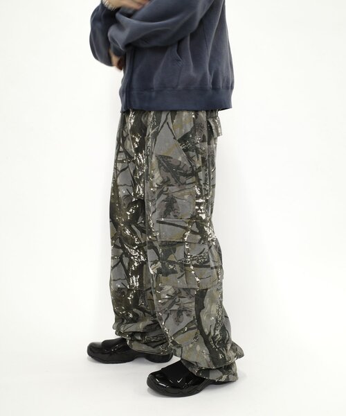 WHO'S WHO gallery（フーズフーギャラリー）の「【KOOKY'N/クーキー】M-65ワイドカーゴパンツ（カーゴパンツ・レディース・チャコールグレー/アイボリー/ブラック/ブラウン・MEDIUM/LARGE/SMALL）」の13枚目の写真