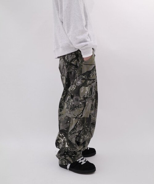 WHO'S WHO gallery（フーズフーギャラリー）の「【KOOKY'N/クーキー】M-65ワイドカーゴパンツ（カーゴパンツ・レディース・チャコールグレー/アイボリー/ブラック/ブラウン・MEDIUM/LARGE/SMALL）」の17枚目の写真