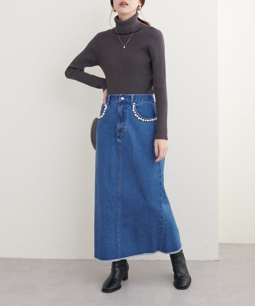 natural couture(ナチュラルクチュール)の「パール装飾デニムタイトスカート(スカート・レディース・ブラック/ブルー・FREE)」の3枚目の写真