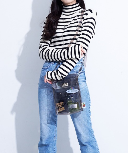 FRUIT OF THE LOOM(フルーツオブザルーム)の「FRUIT OF THE LOOM VINYL SHOULDER BAG & STICKER SEAL SET / PVC / クリアバッグ / カラーバッグ / ユニセックス(ショルダーバッグ・レディース・オレンジ/ブラウン/ブラック/ミント・FREE)」の17枚目の写真