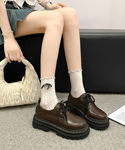 Lace Ladies(レースレディース)の「販売終了 ラウンドトゥ レザー調 厚底 レースアップ シューズ(ローファー・レディース・ブラウン/ブラック・22.5cm/23cm/23.5cm/24cm/24.5cm/25cm)」の4枚目の写真