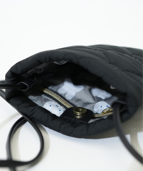 Miffy（ ミッフィー）の「【miffy/ミッフィー】 チャーム付き ミニショルダーバッグ（ショルダーバッグ・レディース・ブラック/アイボリー/グレイッシュベージュ・FREE）」の12枚目の写真