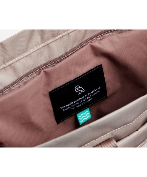 entre square(アントレスクエアー)の「Bellroy/トートバック/バックパック Laneway Totekpack ファウン(トートバッグ・メンズ・チャコールグレー・ONE SIZE)」の8枚目の写真
