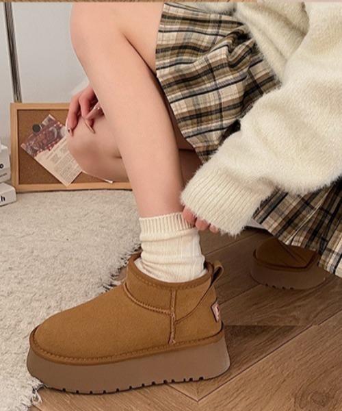 paravion（パラビオン）の「厚底ムートンブーツ（ブーツ・レディース・ブラック/ブラウン・LARGE/MEDIUM/SMALL）」の4枚目の写真