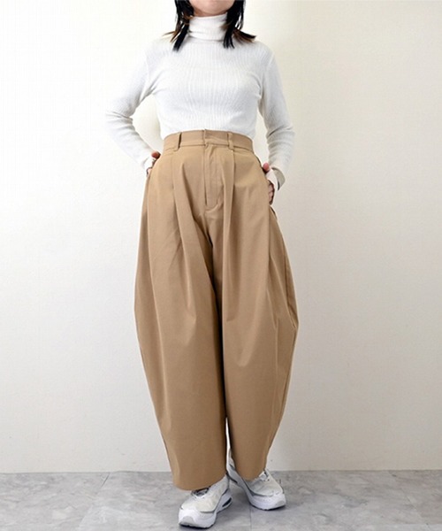 STYLEBLOCK(スタイルブロック)の「ミリタリーツイルサイドタックコクーンパンツ(その他パンツ・レディース・アイボリー/ベージュ/カーキ/ブラック・M)」の3枚目の写真