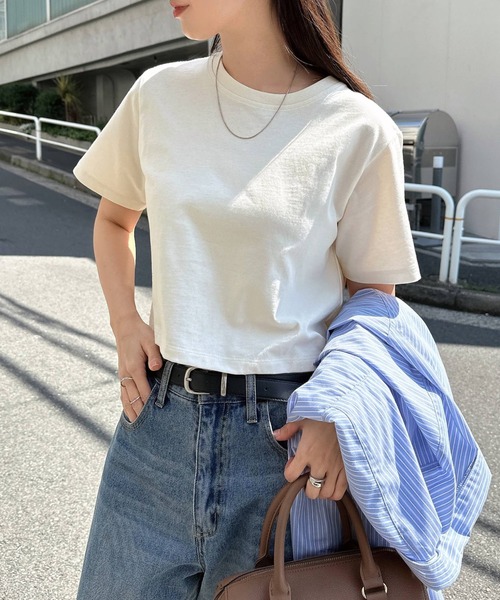 andme(アンドミー)の「【新色追加】汗染み防止半袖ミニTシャツ(Tシャツ/カットソー・レディース・オフホワイト/チャコールグレー/ネイビー/杢グレー/グレイッシュブルー/ブラック/ブラウン/キナリ・L/M)」の1枚目の写真