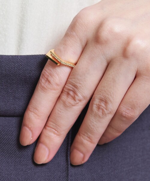 BEAUTY&YOUTH UNITED ARROWS(ビューティーアンドユースユナイテッドアローズ)の「メタル オクタゴン リング(リング・レディース・ゴールド/シルバー・FREE)」の2枚目の写真