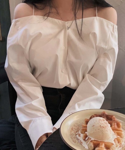 Teem Store(チームストア)の「ストラップ オフショルダー ブラウス(シャツ/ブラウス・レディース・ブラック/ホワイト・F)」の1枚目の写真