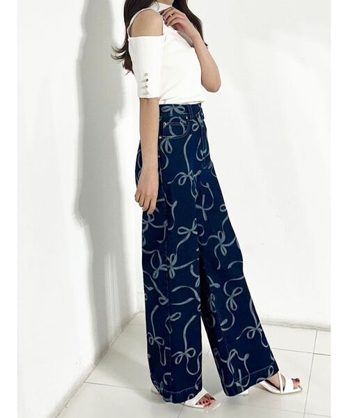 MERCURYDUO(マーキュリーデュオ)の「リボンプリントデニムパンツ(その他パンツ・レディース・インディゴブルー/ブルー・MEDIUM/SMALL)」の15枚目の写真