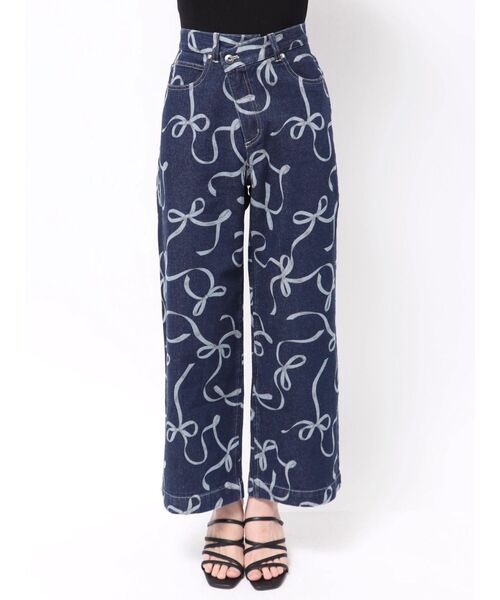 MERCURYDUO(マーキュリーデュオ)の「リボンプリントデニムパンツ(その他パンツ・レディース・インディゴブルー/ブルー・MEDIUM/SMALL)」の10枚目の写真