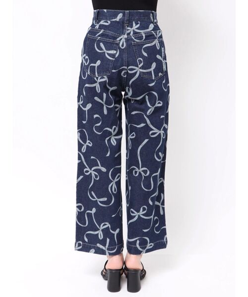 MERCURYDUO(マーキュリーデュオ)の「リボンプリントデニムパンツ(その他パンツ・レディース・インディゴブルー/ブルー・MEDIUM/SMALL)」の8枚目の写真