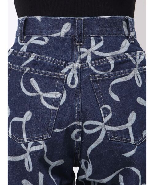 MERCURYDUO(マーキュリーデュオ)の「リボンプリントデニムパンツ(その他パンツ・レディース・インディゴブルー/ブルー・MEDIUM/SMALL)」の7枚目の写真