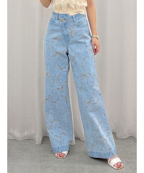 MERCURYDUO(マーキュリーデュオ)の「リボンプリントデニムパンツ(その他パンツ・レディース・インディゴブルー/ブルー・MEDIUM/SMALL)」の2枚目の写真