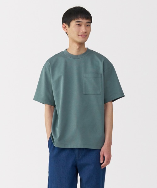 無印良品（ムジルシリョウヒン）の「紳士　涼感ＵＶカットワイド半袖Ｔシャツ（Tシャツ/カットソー・メンズ・ブラック/ホワイト/ライトグレー/ライトブルー/ライトピンク/グレー系/ブラウン系/スモーキーグリーン系/ダークグリーン/バーガンディー・S/M/L/XL）」の7枚目の写真