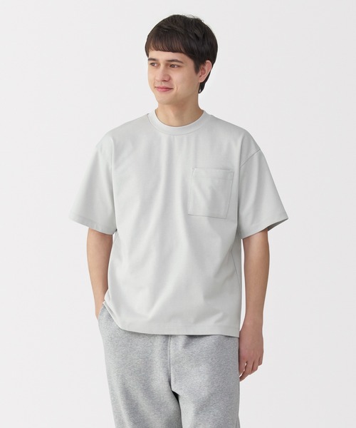 無印良品（ムジルシリョウヒン）の「紳士　涼感ＵＶカットワイド半袖Ｔシャツ（Tシャツ/カットソー・メンズ・ブラック/ホワイト/ライトグレー/ライトブルー/ライトピンク/グレー系/ブラウン系/スモーキーグリーン系/ダークグリーン/バーガンディー・S/M/L/XL）」の3枚目の写真