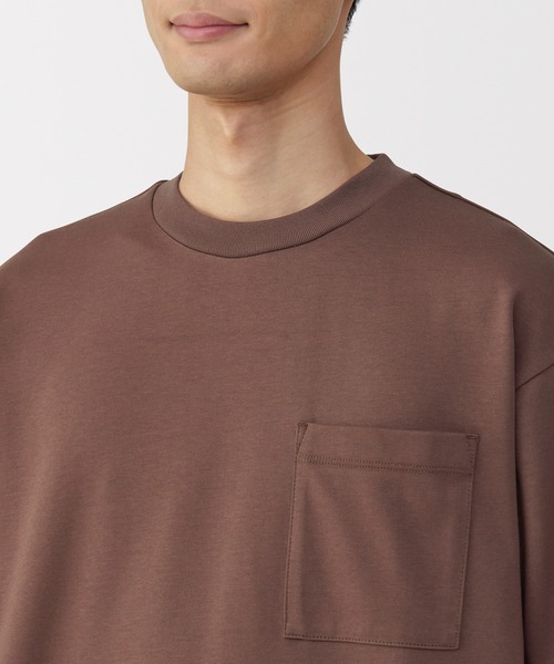無印良品（ムジルシリョウヒン）の「紳士　涼感ＵＶカットワイド半袖Ｔシャツ（Tシャツ/カットソー・メンズ・ブラック/ホワイト/ライトグレー/ライトブルー/ライトピンク/グレー系/ブラウン系/スモーキーグリーン系/ダークグリーン/バーガンディー・S/M/L/XL）」の13枚目の写真