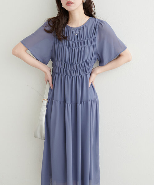 natural couture（ナチュラルクチュール）の「【WEB限定】変形シャーリングフレアスリーブワンピース（ワンピース・レディース・ブルー/ピンク系その他/ピンクベージュ/チャコールグレー/その他1/その他2・FREE）」の3枚目の写真