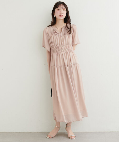 natural couture（ナチュラルクチュール）の「【WEB限定】変形シャーリングフレアスリーブワンピース（ワンピース・レディース・ブルー/ピンク系その他/ピンクベージュ/チャコールグレー/その他1/その他2・FREE）」の16枚目の写真