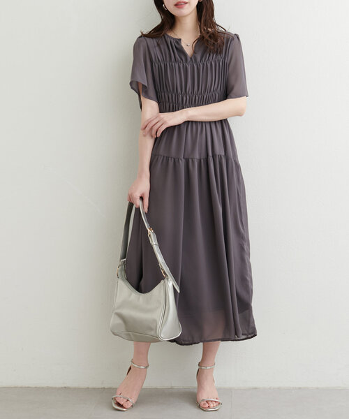 natural couture（ナチュラルクチュール）の「【WEB限定】変形シャーリングフレアスリーブワンピース（ワンピース・レディース・ブルー/ピンク系その他/ピンクベージュ/チャコールグレー/その他1/その他2・FREE）」の10枚目の写真